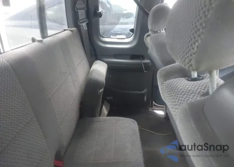 2002 Ford F-150 Lariat/Xl/Xlt z USA, uszkodzony, nr VIN 2FTRX17W72CA30675